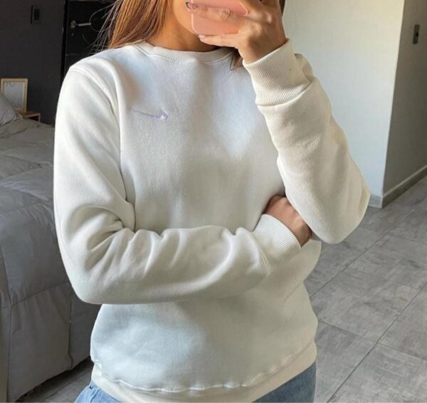 Buzo Cuello Redondo "NK"