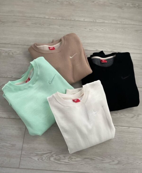 Buzo Cuello Redondo "NK"