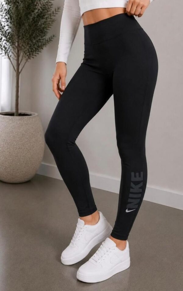 Calza Con Detalles