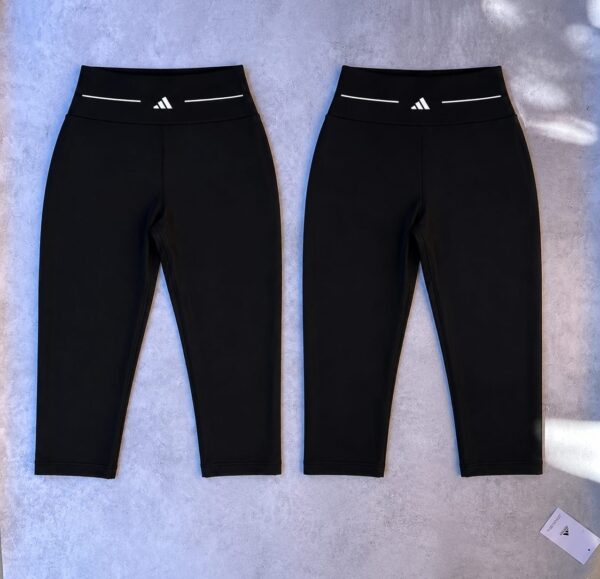 Capri con DETALLE EN FAJA "AD"