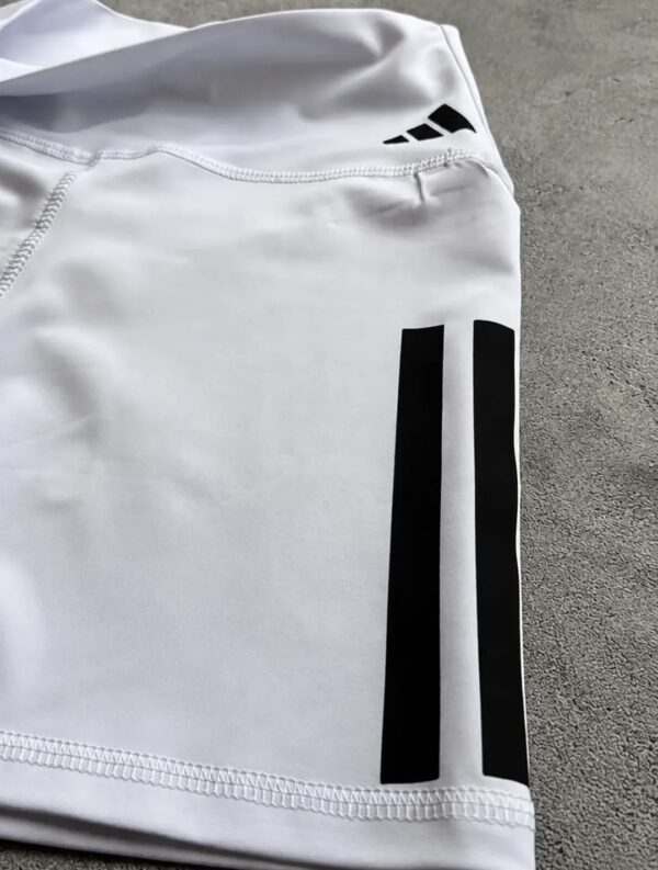 Short   "ADI" con FRANJAS